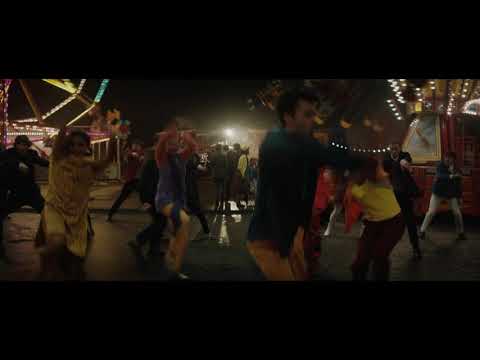 映画『ロケットマン』本編映像｜「SATURDAY NIGHT’S ALL RIGHT FOR FIGHTING／土曜の夜は僕の生きがい」ミュージカルシーン