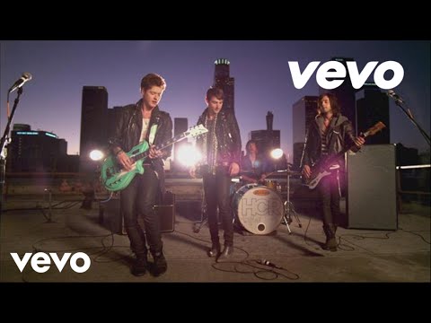 Hot Chelle Rae - Tonight Tonight (Official Video)
