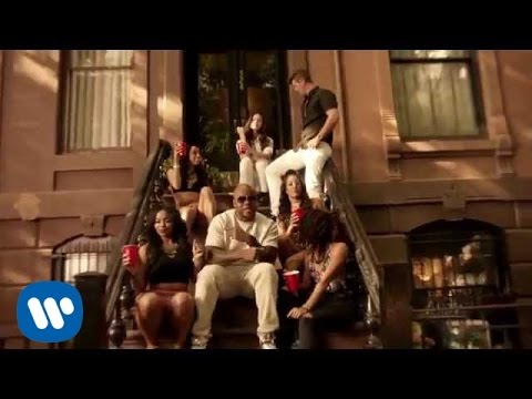 Flo Rida ft. Robin Thicke &amp; Verdine White - I Don’t Like It, I Love It [Official Video]