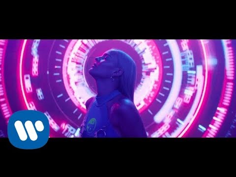 David Guetta feat Anne-Marie - Don&#039;t Leave Me Alone (Official Video)
