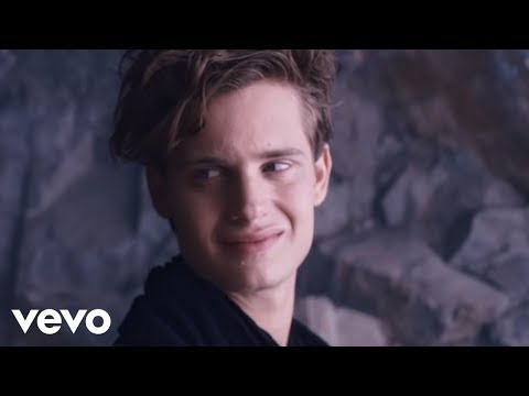 Madeon - Pay No Mind ft. Passion Pit