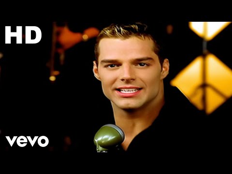 Ricky Martin - Livin&#039; La Vida Loca (Official Video)